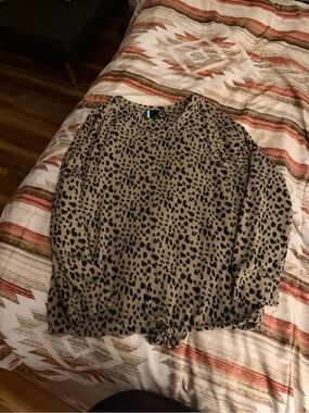 Women’s size large top